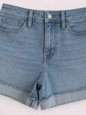 Hollister Ultra High-Rise Mom Denim Shorts Light Wash W25 Cuffed 5-Pocket